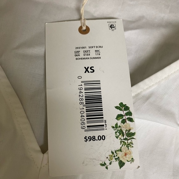 CHELSEA and Violet white v neck top with embroidered details NEW - Picture 6 of 7